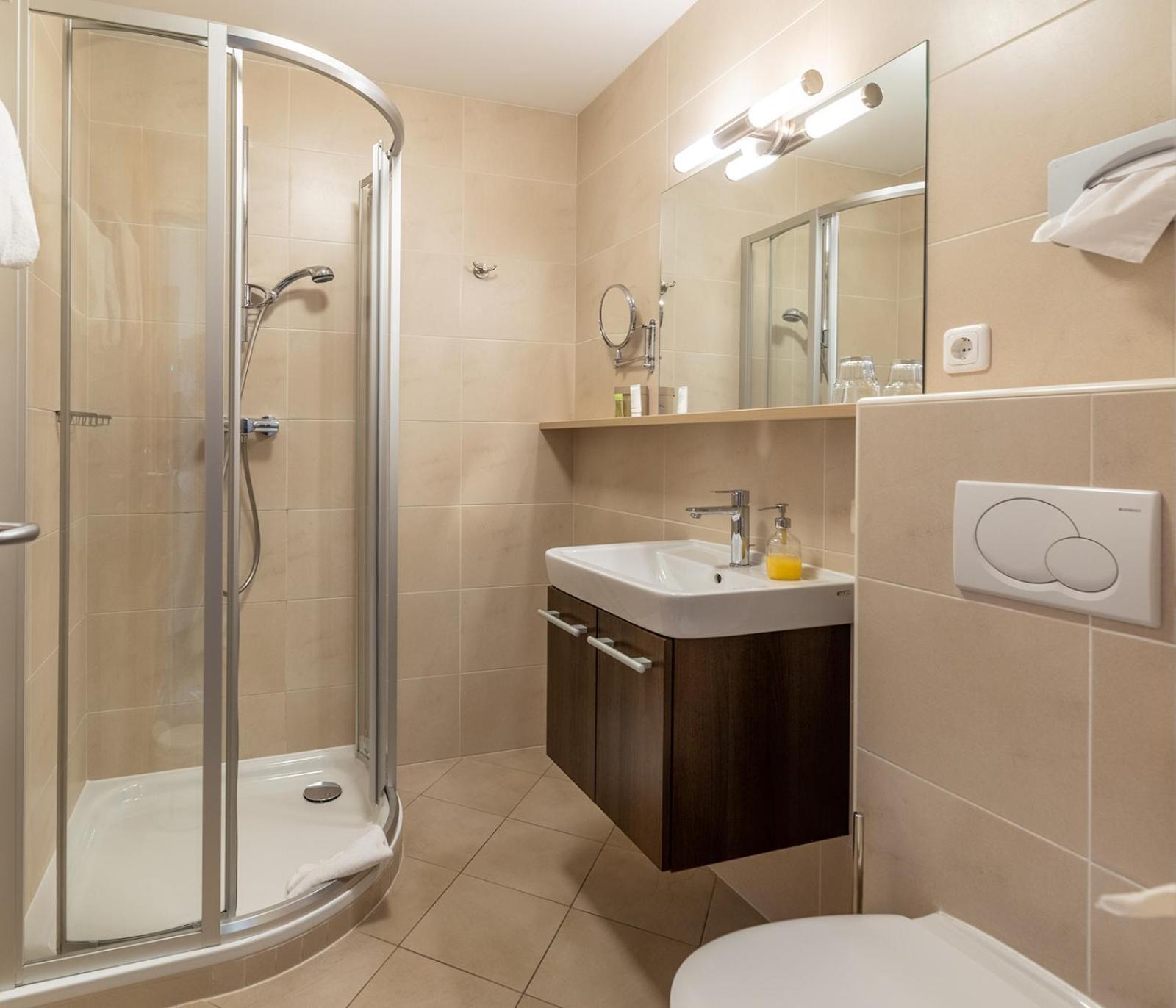 Seehotel Im Weyer Gmunden Esterno foto